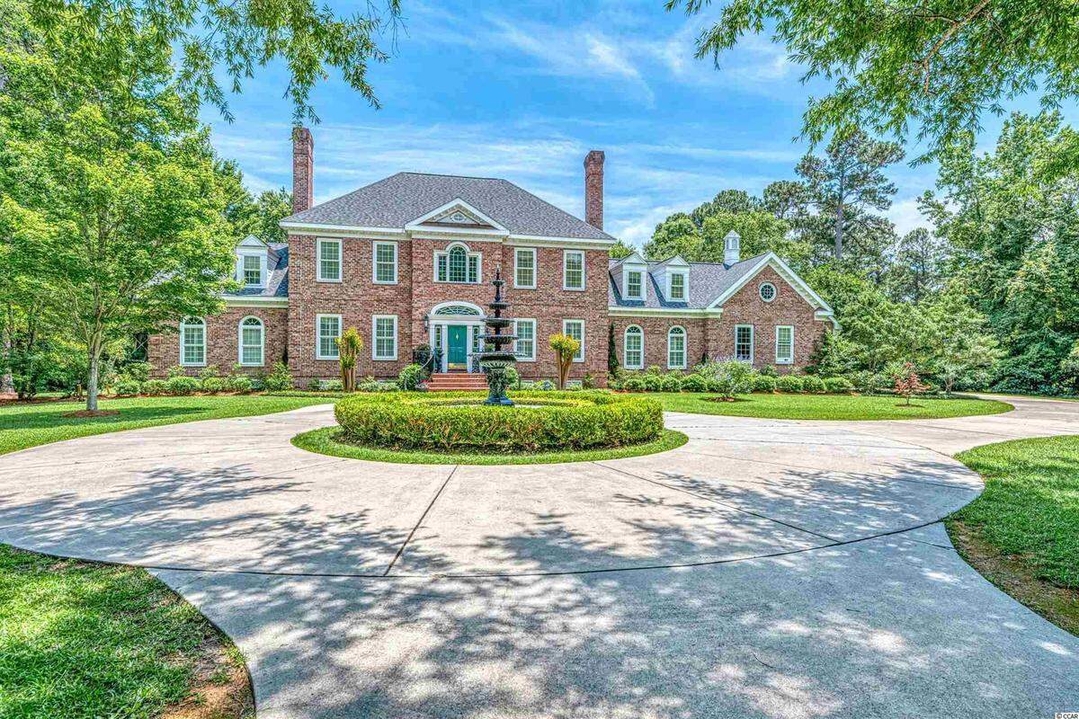 Here’s a list of five residential homes that are pending sale in Myrtle Beach, SC. These expensive homes range in price from $1.8 million to $2.5 million.