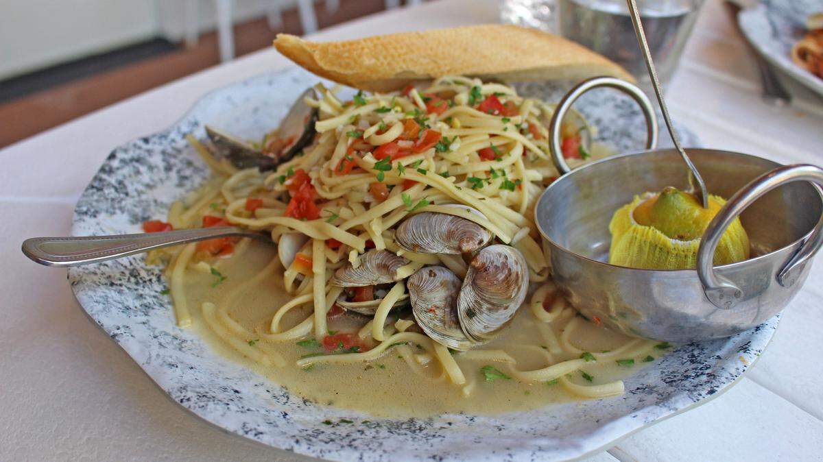 Angry clams at Hook and Barrel in Myrtle Beach.