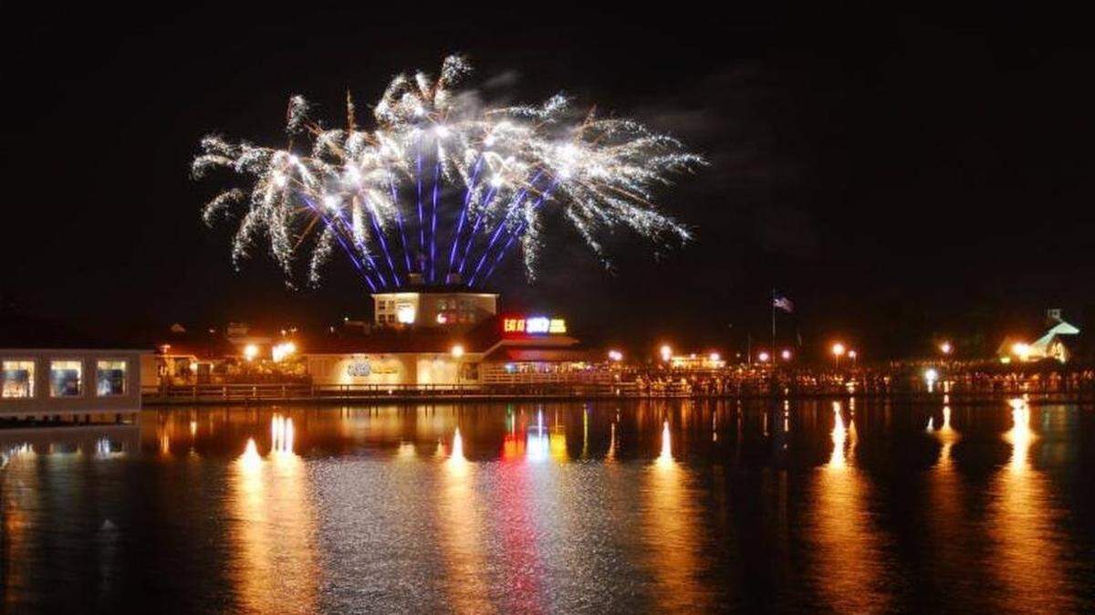 This New Year’s Eve Barefoot Landing will launch fireworks over the lake at 7 p.m.