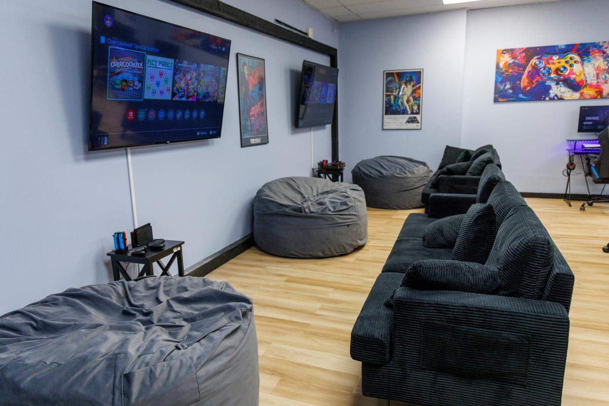 Low Tide Gaming is opening next week in Surfside at 8th Avenue South. The ‘sensory friendly’ gaming lounge will feature gaming consoles, tabletop games and arcades with noise canceling headphones, comfortable seating and weighted blankets. It will be open Wednesdays through Sundays from noon until 8 p.m. Oct. 15, 2025.