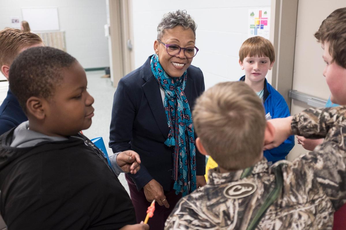 Conway Mayor Barbara Blain-Bellamy meets with students at Conway Elementary. Feb 26, 2019.