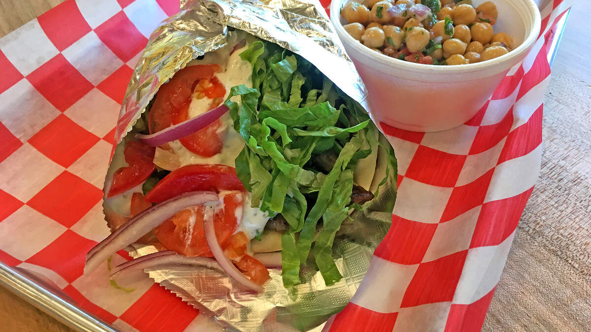 Peno Classic Gyro and Chickpea Salad