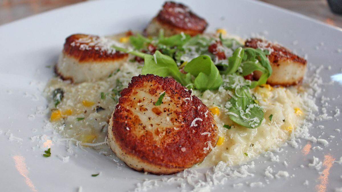 Caffe Piccolo Pan Seared Scallops on Risotto