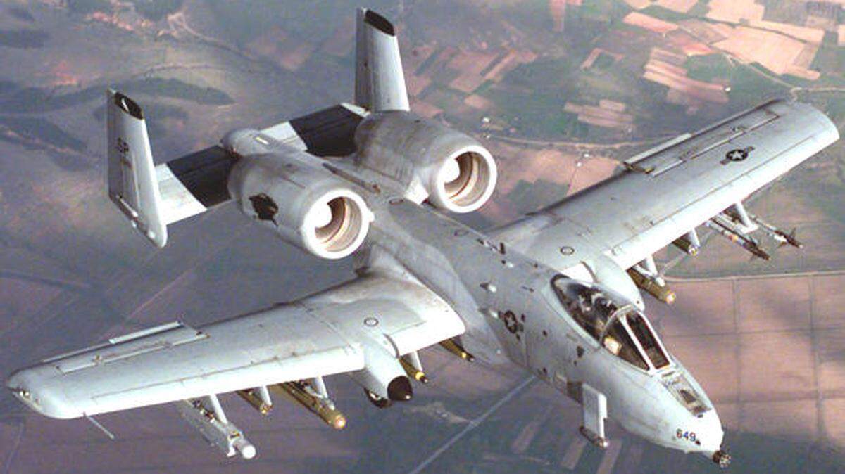 An A-10 Thunderbolt fighter