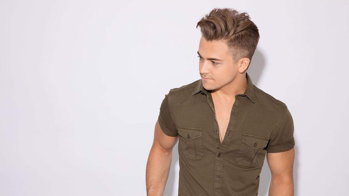 Hunter Hayes squeezes in myriad milestones from life in music