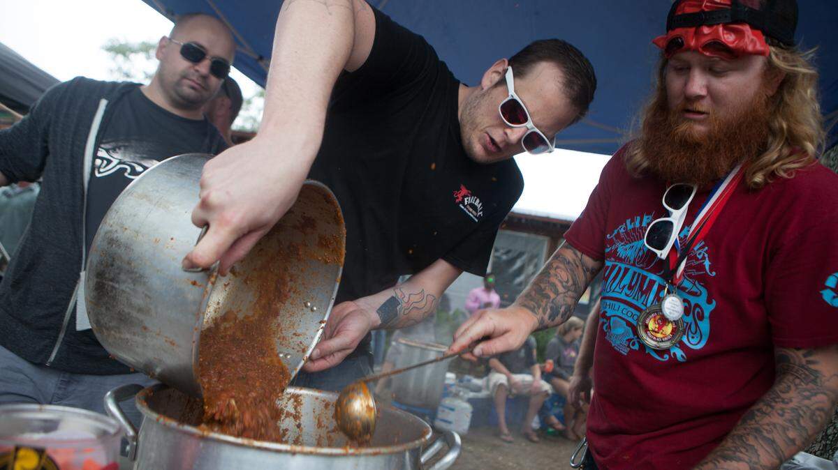 A chili sample pot is reloaded during the “Lip-Rippin’ Chilympics Chili Cook-Off” in 2014. The 2017 celebration, again a benefit for the Surfrider Foundation Grand Strand Chapter, will be 11 a.m.-6 p.m. Sunday, Oct. 8, at the Hot Fish Club, King Street Grille, and Morse Park Landing, all on U.S. 17 Business, on the south end of Murrells Inlet. Free admission. Details at 843-333-2034 or surfridergrandstrand.org. 



Caption

Ready
A chili sample pot is reloaded during the “Lip-Rippin’ Chilympics Chili Cook-Off” in 2014. The 2017 celebration, again a benefit for the Surfrider Foundation Grand Strand Chapter, will be 11 a.m.-6 p.m. Sunday at the Hot Fish Club, King Street Grille, and Morse Park Landing, all on U.S. 17 Business, on the south end of Murrells Inlet. Free admission. Details at 843-333-2034 or surfridergrandstrand.org.