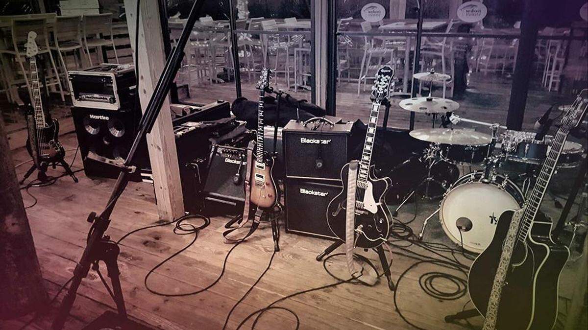 Bullfrog plays this weekend  with Pawleys Island Tavern.