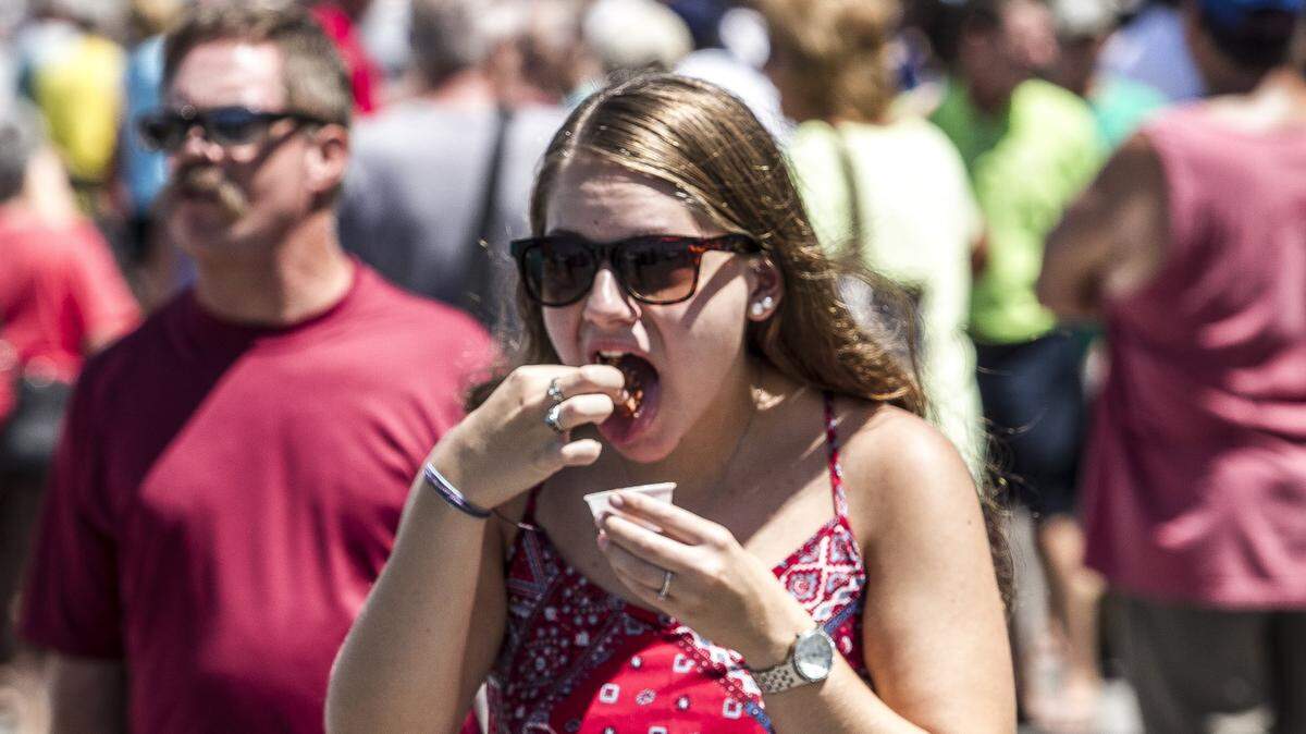 The Beach, Boogie and BBQ Festival was held Saturday, Sept. 3, 2016, in The Market Commons. The festival included a BBQ Derby where attendees sampled barbecue from competing teams by purchasing $1 sample tickets. In addition to the food, other entertainment included a car show, cornhole tournament and live music.