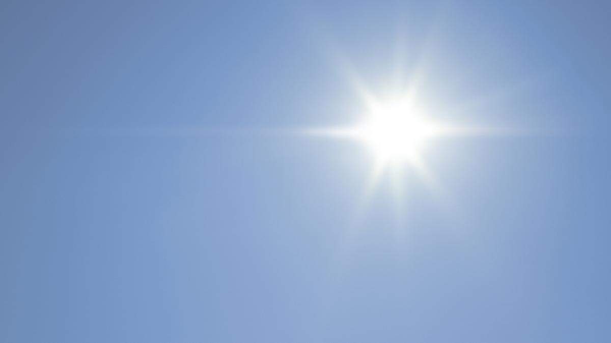 Hot weather will blanket the Lowcountry region this weekend.