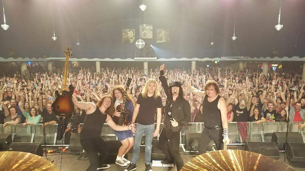 Thunderstruck, an AC/DC Tribute band