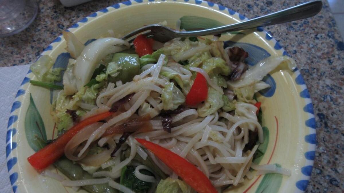Joan’s rice noodle bowl.