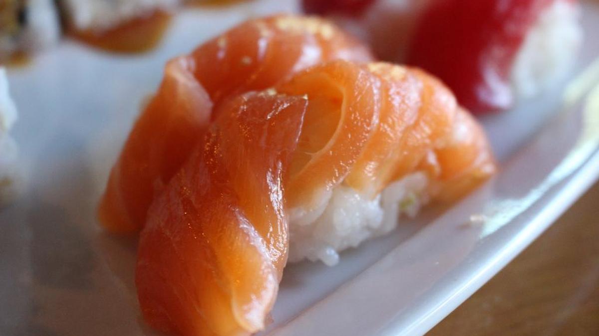 Indo Thai salmon sushi