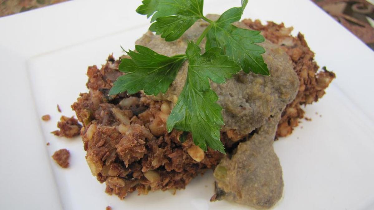 Walnut Lentil Loaf with Mushroom Gravy