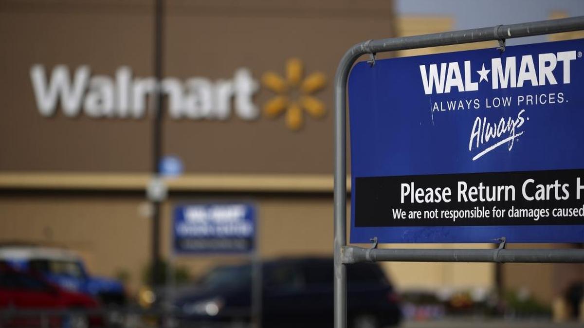Wal-Mart is now hiring seasonal workers at Myrtle Beach area stores.