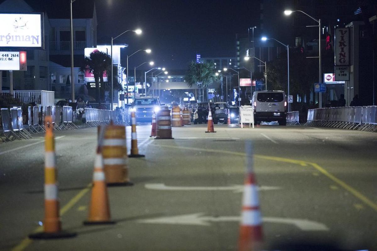 Ocean Boulevard emptied after the loop was instated on Friday night but the traffic pattern was suspended within two hours. Friday, May 25, 2018.