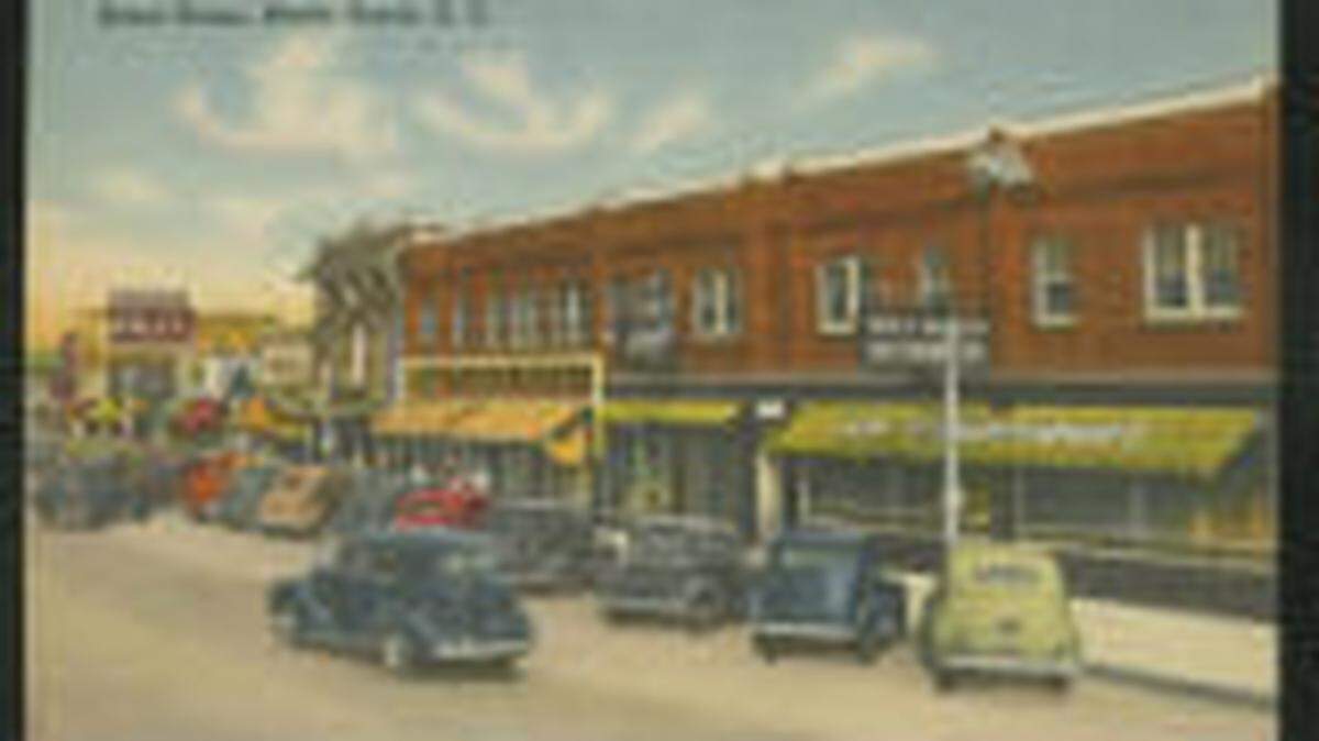 Myrtle Beach’s new arts district is about the future. What happens to the historic buildings?
