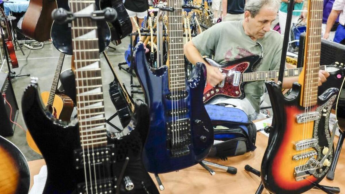 
Thousands flood the Myrtle Beach Convention Center early Saturday morning for what's billed as "South Carolina's Largest Garage Sale." This is the 27th year of the event. Sale hours are from 7:00 a.m. to 2:00 p.m. Admission is free, while parking at the Convention Center is $5 per car .
