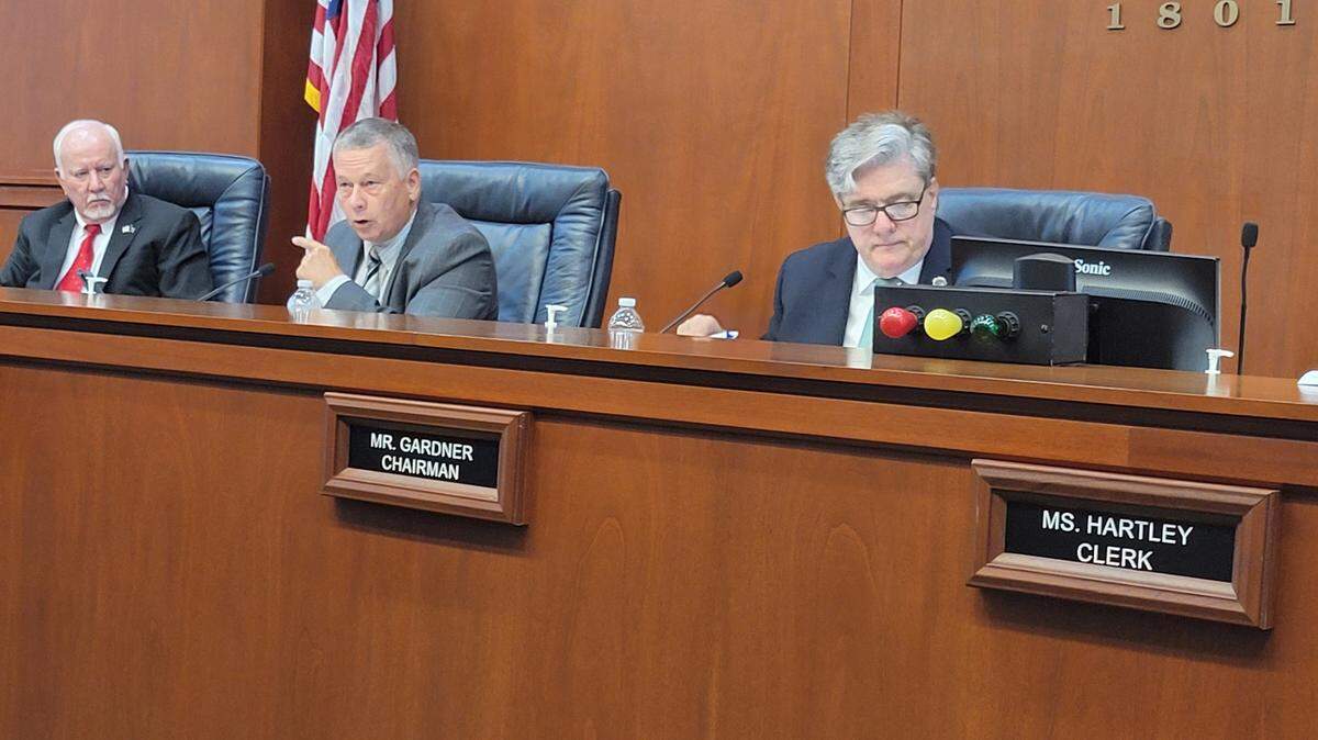 Horry County Council member Al Allen, center, gestures during remarks at a Tuesday, Aug. 16, 2022 meeting where he requested a formal probe by state officials into a primary runoff ballot glitch in June.