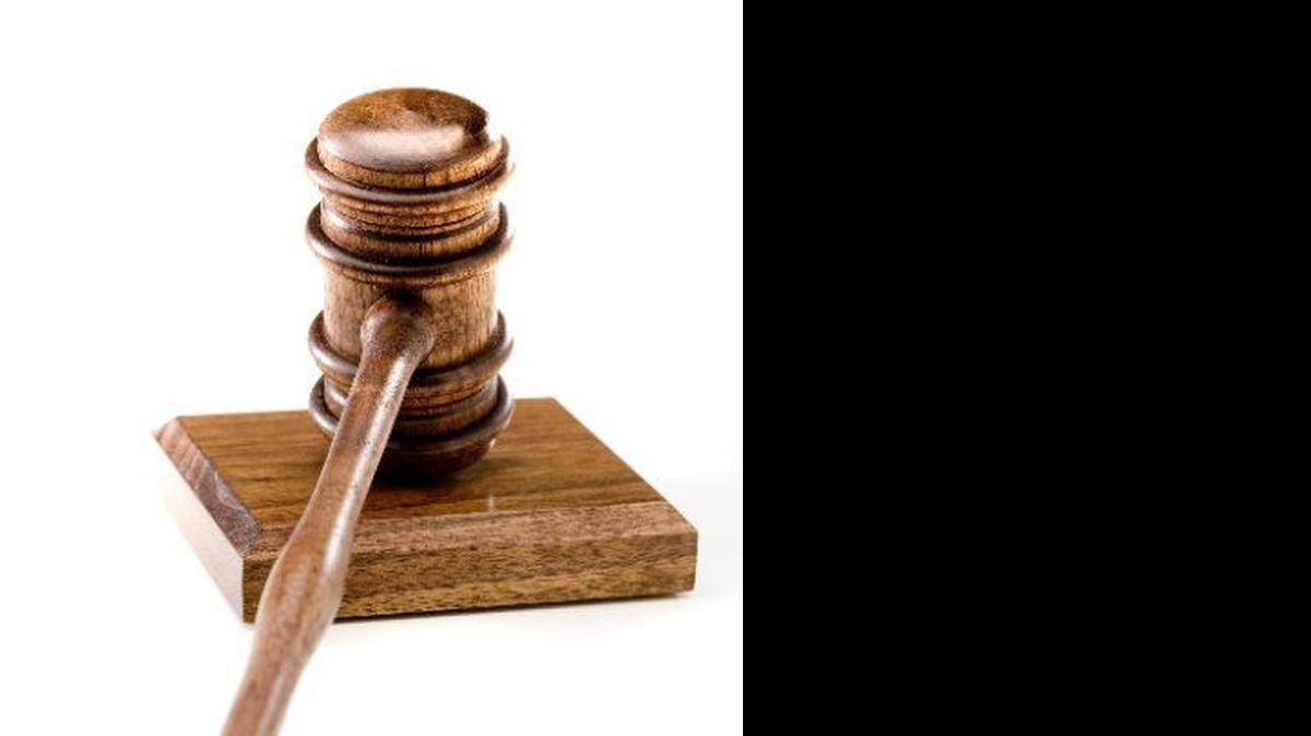 
A former Horry County narcotics officer is suing the police department, asserting he was the victim of discrimination because he’s a black Muslim.
