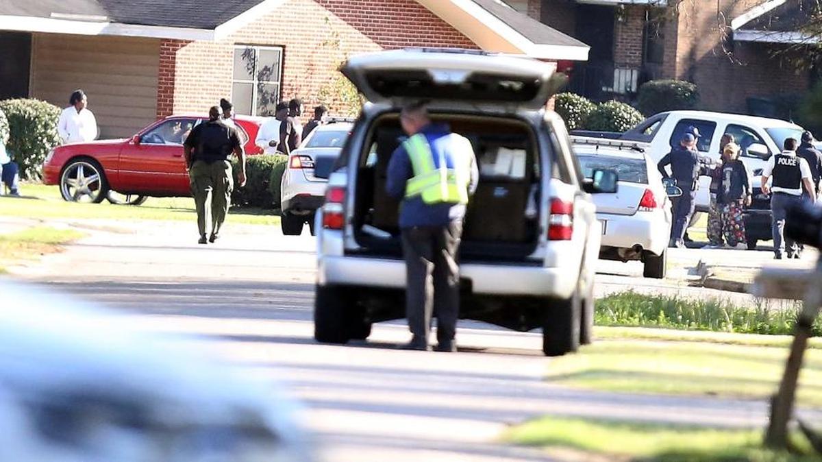 Conway Police respond to a shooting on Maple Avenue on Monday. At the scene, police found a male victim that had been shot and he was taken to the hospital for “non life threatening injuries,” according to Lt. Selena Small of the Conway Police Department. “The suspects fled the area on foot heading towards Grainger Road. Suspects are described as two black males, slim build between 5 feet 10 inches and 6 feet tall approximately and wearing camo jackets,” Small said in a statement.