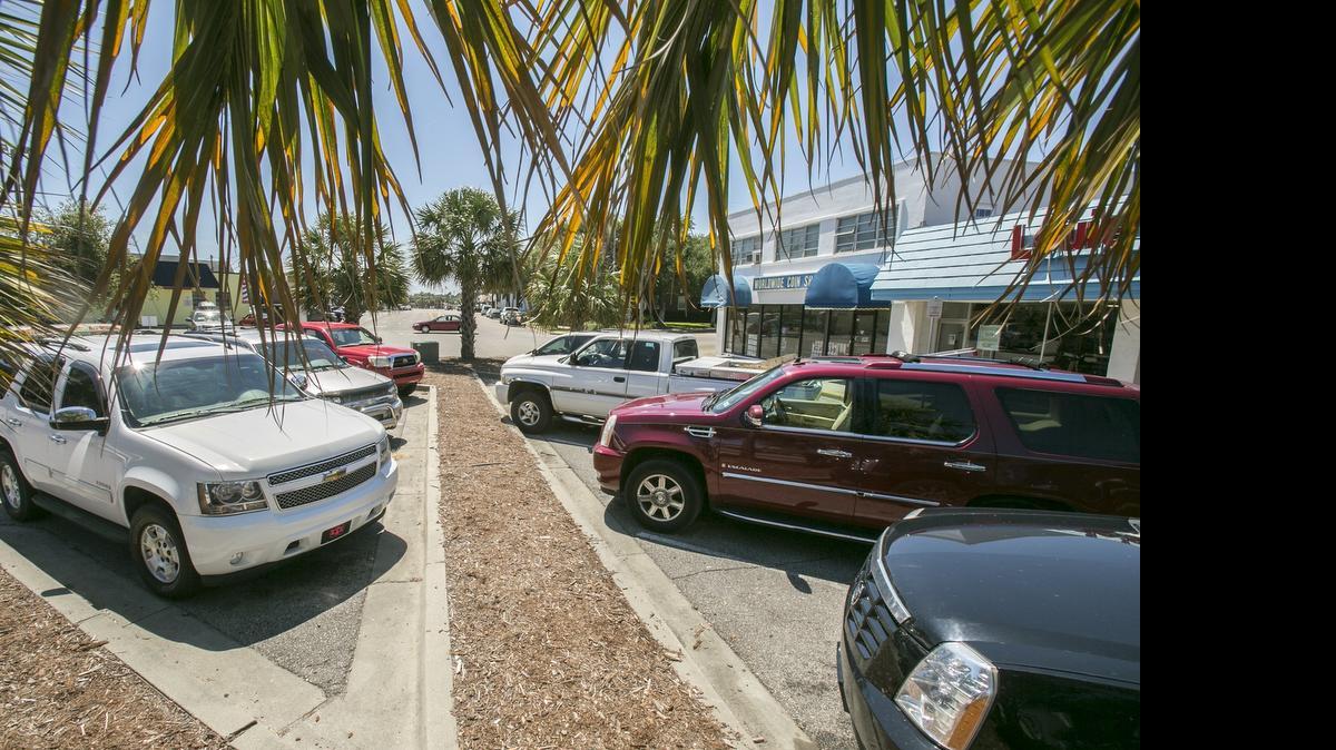 
Myrtle Beach City Council is considering new parking rules, adding a three-hour limit on some spots on Ninth Avenue North and west of Kings Highway, and in the Broadway Street turnaround.

