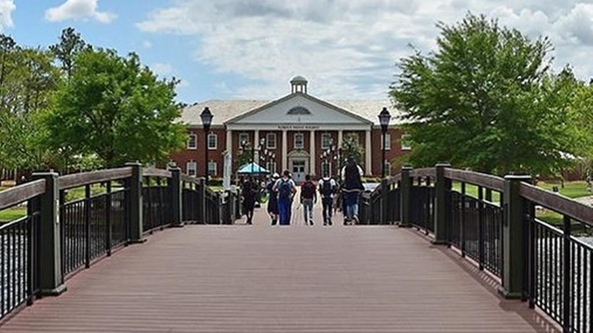 Coastal Carolina students walk to class during a sunny January afternoon.