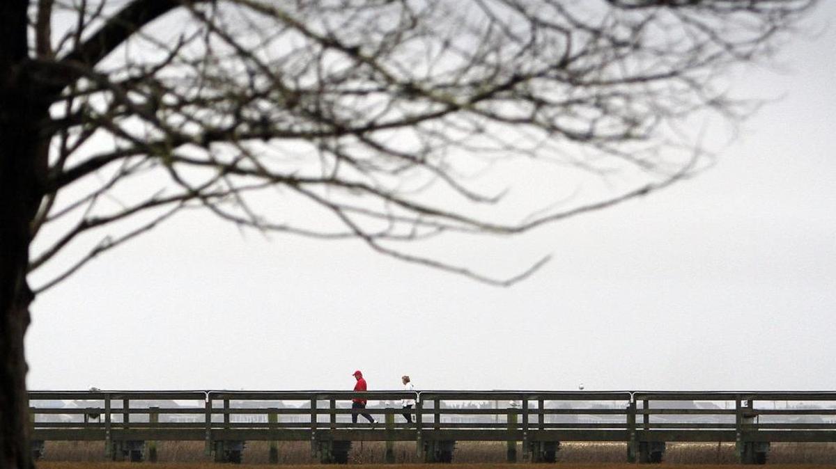 The afternoon sky in Murrells Inlet held the clouds, but the rain stopped on Friday. Temperatures are expected to hit the mid-60s on Saturday and rain on Sunday.