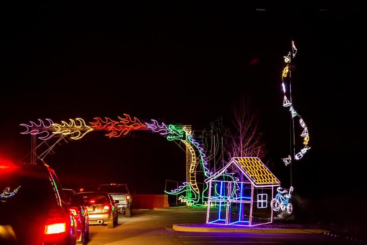 North Myrtle Beach celebrates Christmas with the Great Christmas Light Show at the Park and Sports Complex. Visitors enjoy Christmas themed light display along a 1.5-mile drive. They also get to participate in activities like Visit with Santa, petting animals, making s’mores, and ice skating at the Santa’s Village.