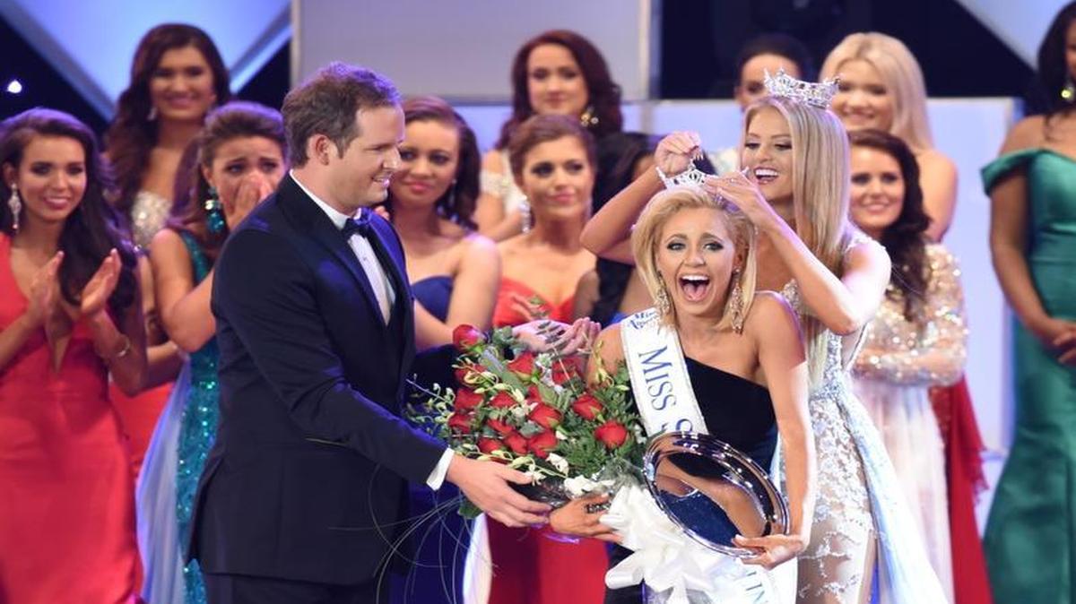 Suzi Roberts, of Pawleys Island, was crowned Miss South Carolina Saturday at Township Auditorium in Columbia, S.C.