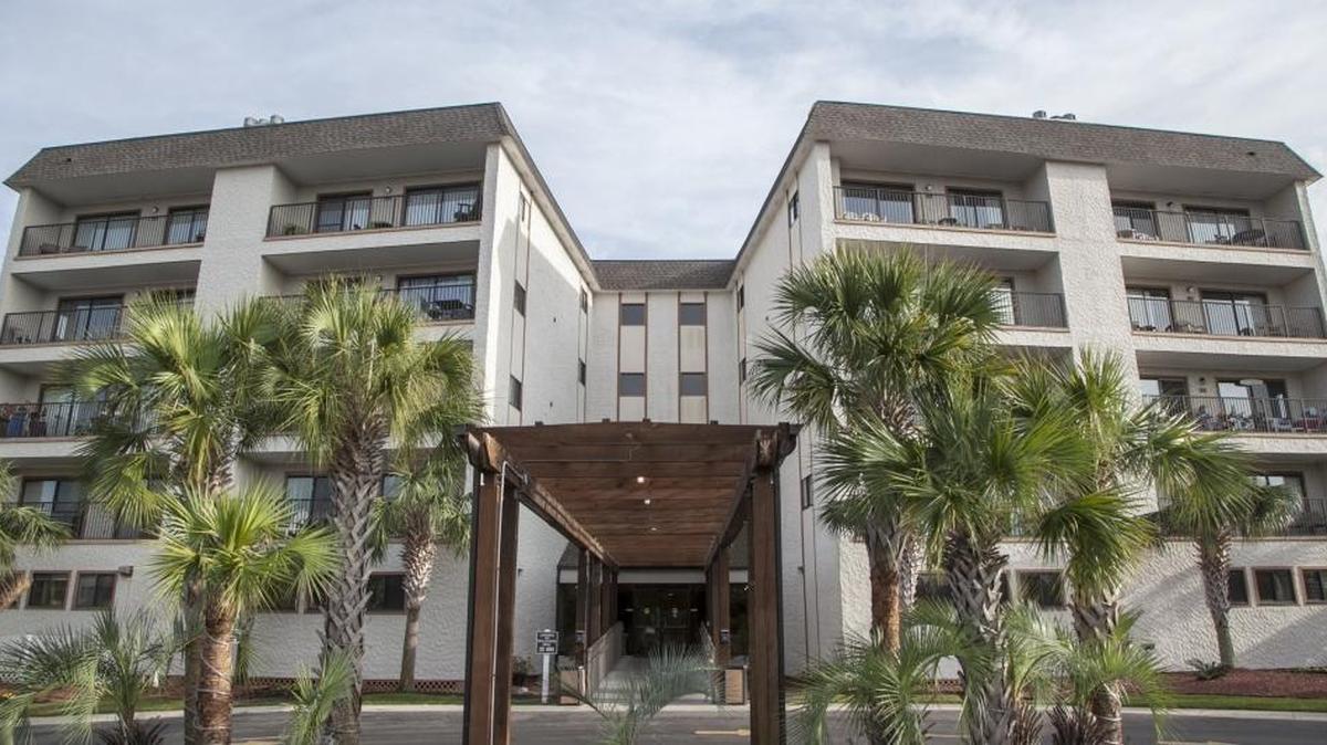Myrtle Beach Resort Building "B" on Nov. 1, 2016. Some residents of the resort are frustrated after three separate maintenance employees were hired and later fired this year for having connections to serious crimes.