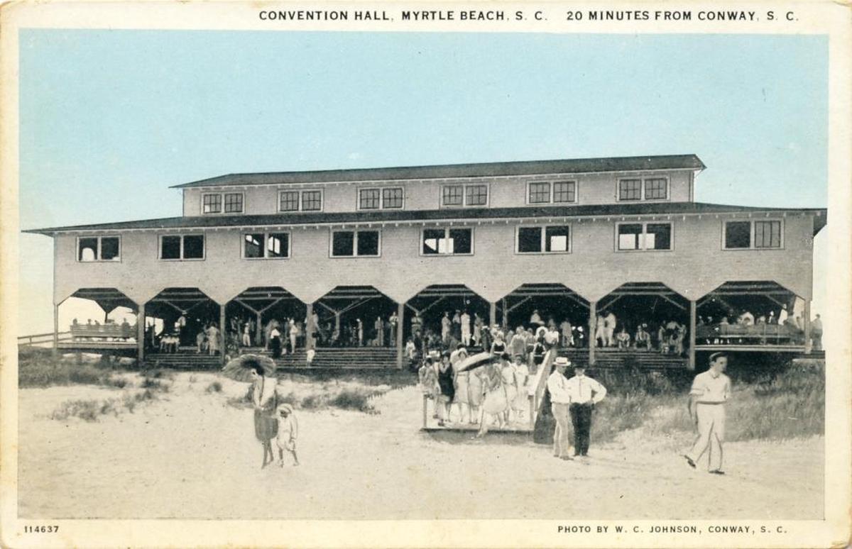 A picture of the second pavilion in the 1930s.