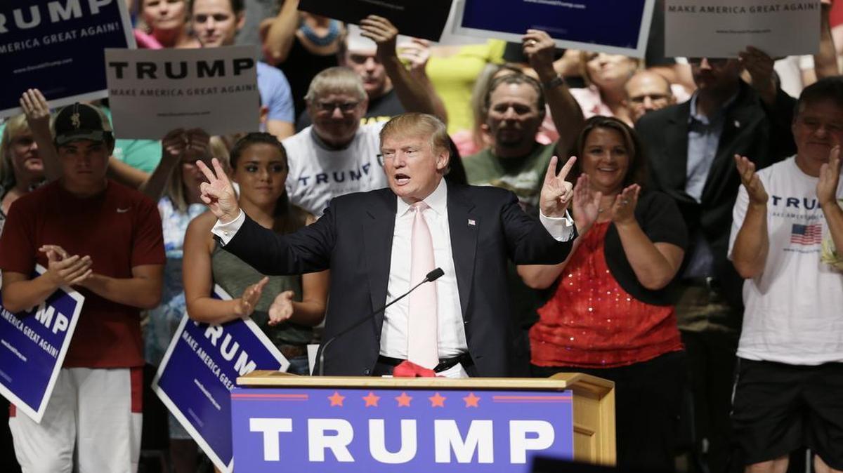 
Republican presidential candidate Donald Trump speaks at a rally and picnic, Saturday, July 25, 2015, in Oskaloosa, Iowa. (AP Photo/Charlie Neibergall)
