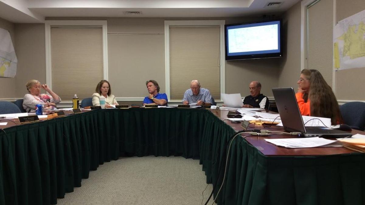 The planning commission unanimously voted Tuesday to approve the use of medical offices and parking lots in the International Technology and Aerospace Park.