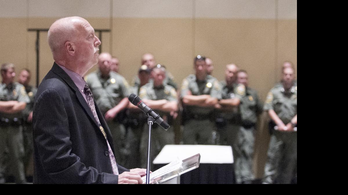
Community members are hosting a dinner to show appreciation for the area’s law enforcement officers. Hundreds of law enforcement officials from different agencies around the region were in town to help police Atlantic Beach Bike fest. The police officers are welcomed by Myrtle Beach Chief of Police Warren Gall at and given briefings at the Myrtle Beach Convention Center.
