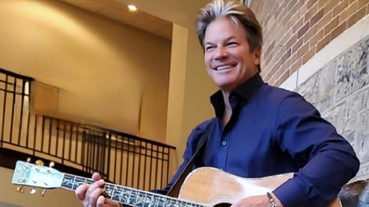 Longtime Grand Strand performer Greg Rowles, who spent more than two decades as emcee at the Alabama Theatre, plans to open his own live entertainment venue in North Myrtle Beach in spring 2024.