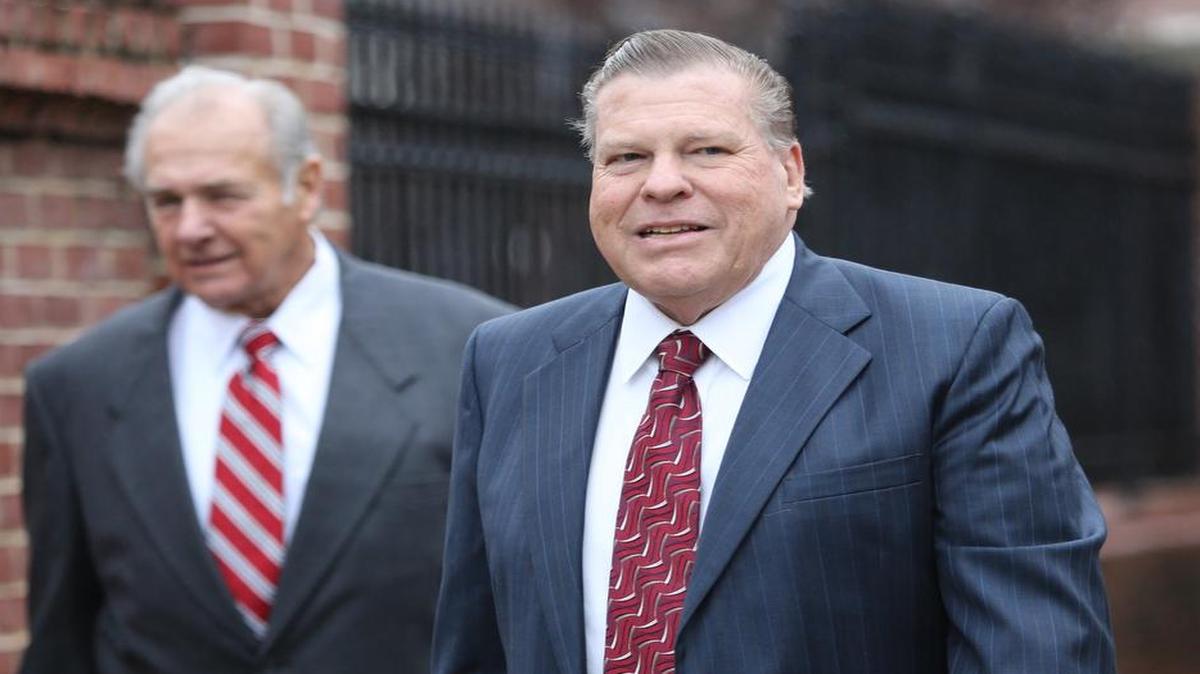 
Former Lexington County Sheriff James Metts arrives at the Matthew J. Perry Federal courthouse in Columbia to offer a guilty plea. 12/30/201
