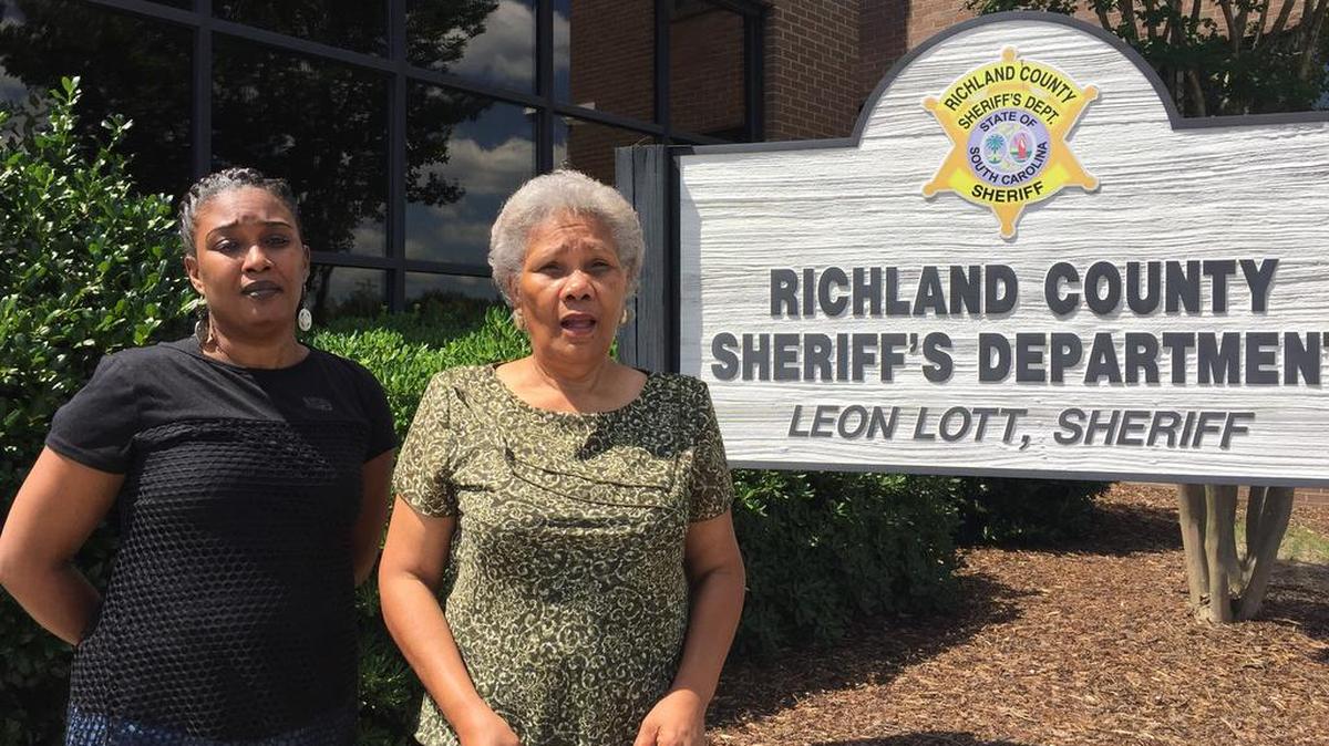 Ardelia McDaniel (left) and Diann Henderson spoke at the Richland County Sheriff’s Department on Monday about Project Lifesaver, which helped locate a missing family member.