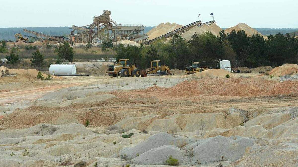 
Chris Melton died on June 18, 2014, during an accident at the Hanson Brewer sand quarry in Jefferson, S.C. He was a supervisor trying to help contract workers fix a broken pump. His death is among a rise in mining deaths that have caught federal regulators’ attention.
