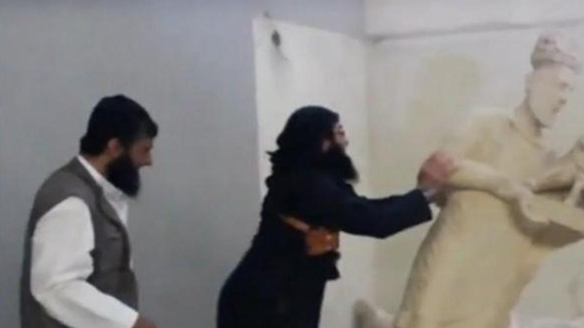 
ISIS militants destroy ancient statues, relics in Iraq 
