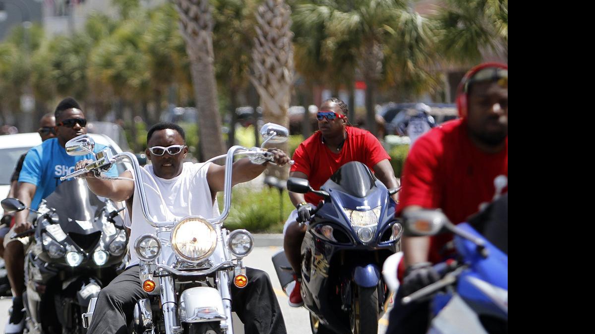 
Bikers cruise Ocean Boulevard in Myrtle Beach on May 24, 2014. Photo by Janet Blackmon Morgan / jblackmon@thesunnews.com
