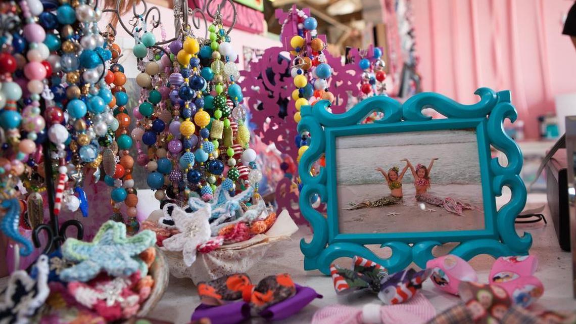 Woman wraps up personality in beautiful bows