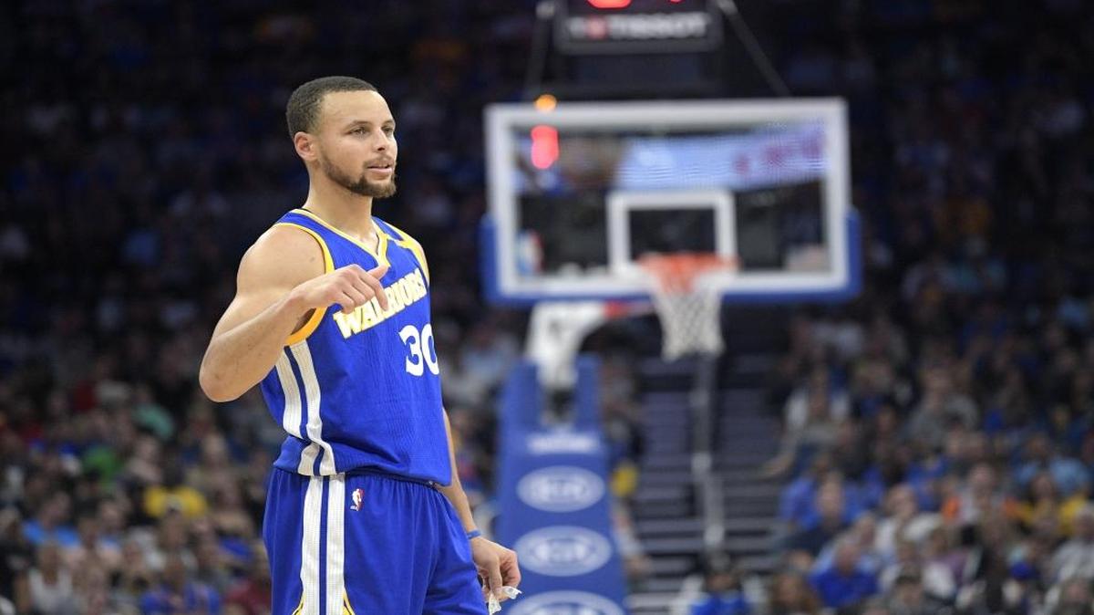 Stephen Curry and the Golden State Warriors will be in Charlotte to play the Hornets at 8 p.m. today (ESPN).