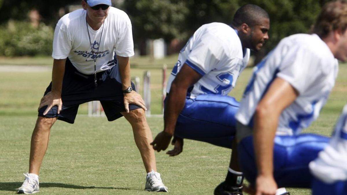 Bobby Bentley, pictured in 2007, will coach running backs at South Carolina.