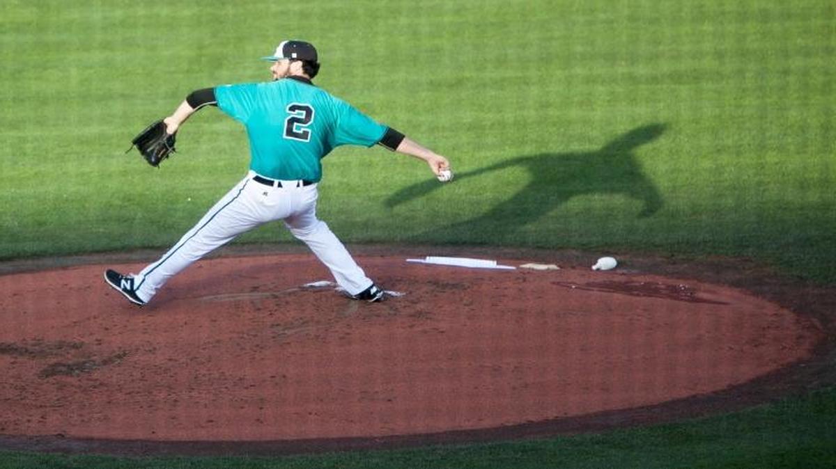 Coastal Carolina’s Zack Hopeck took the loss Monday.