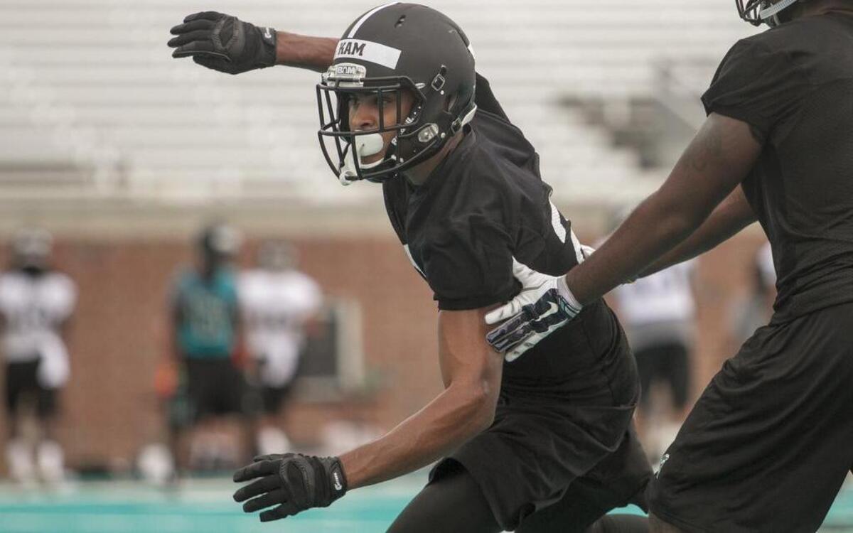 
Coastal Carolina cornerback Kamron Summers (left) goes through drills during the Chants’ first day of practice.
