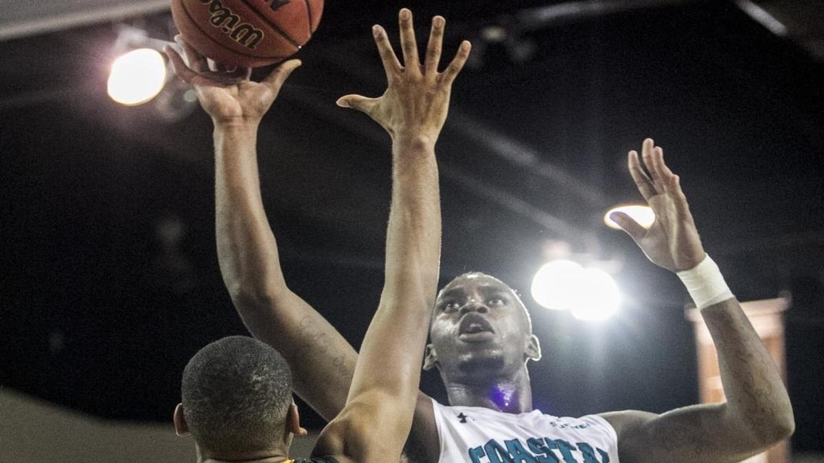 Coastal Carolina’s Demario Beck put in the game-winner for the Chanticleers on Monday.