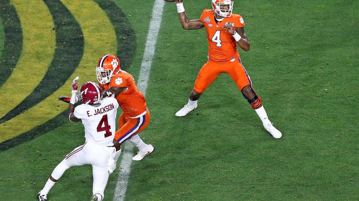 Clemson Tigers quarterback Deshaun Watson (4) delivers a pass in the quarter of the National Championship game at University of Phoenix Stadium in Glendale, AZ, Monday, January 11, 2016.