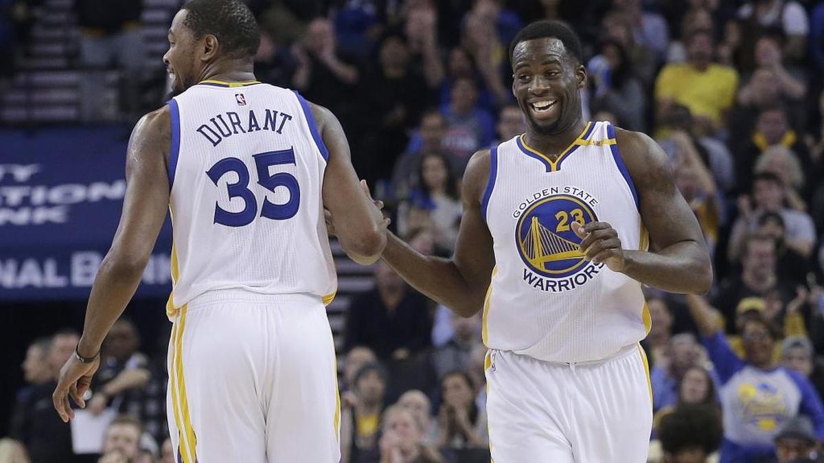 Kevin Durant (35), Draymond Green and the Golden State Warriors host the Cleveland Cavaliers at 8 p.m. today (TNT).