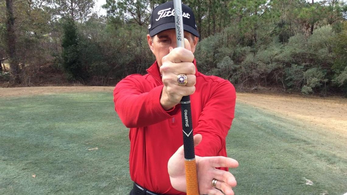 Weekly golf tip with Brad Redding: Finding the correct fold for the best grip