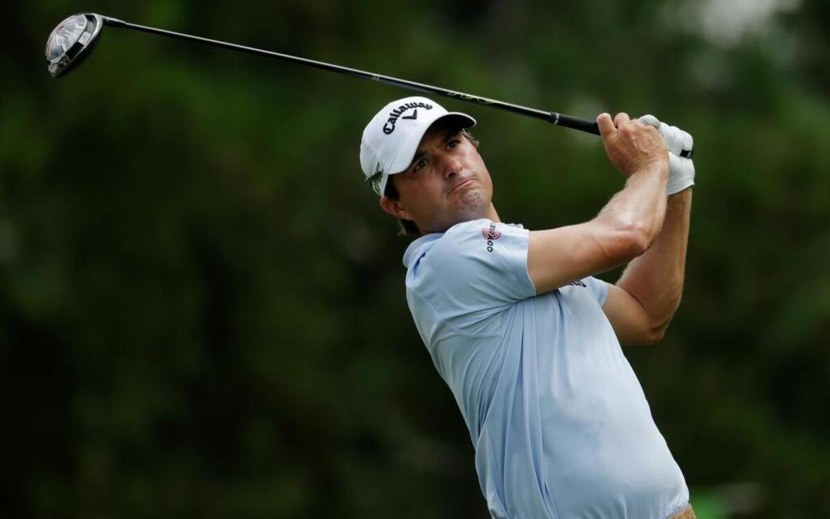 Kevin Kisner watches his tee shot on the third hole during the final round of the PGA Championship at the Quail Hollow Club.